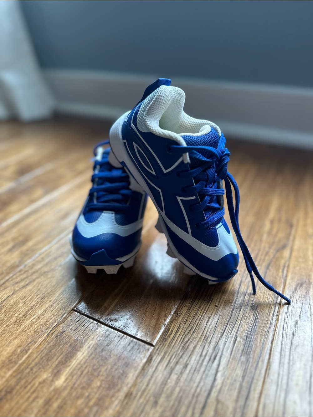Under Armour Boys' Size 10 JR Baseball Cleats